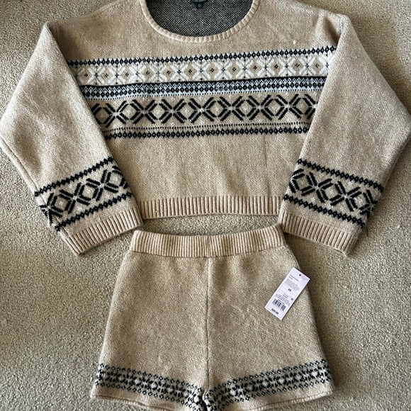 Cozy Knit Sweater and Shorts Set - Picture 1 of 9